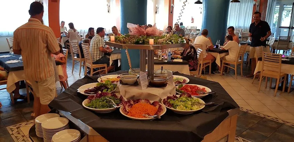 Grand Hotel Azzurra Club 丽都阿德里亚诺