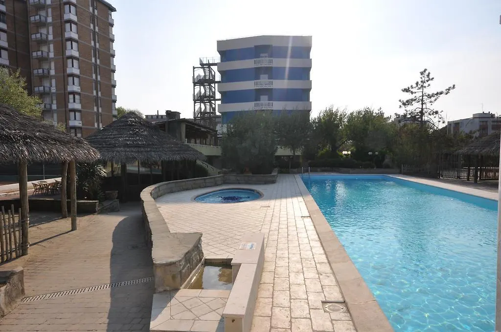 Grand Hotel Azzurra Club ليدو أدريانو